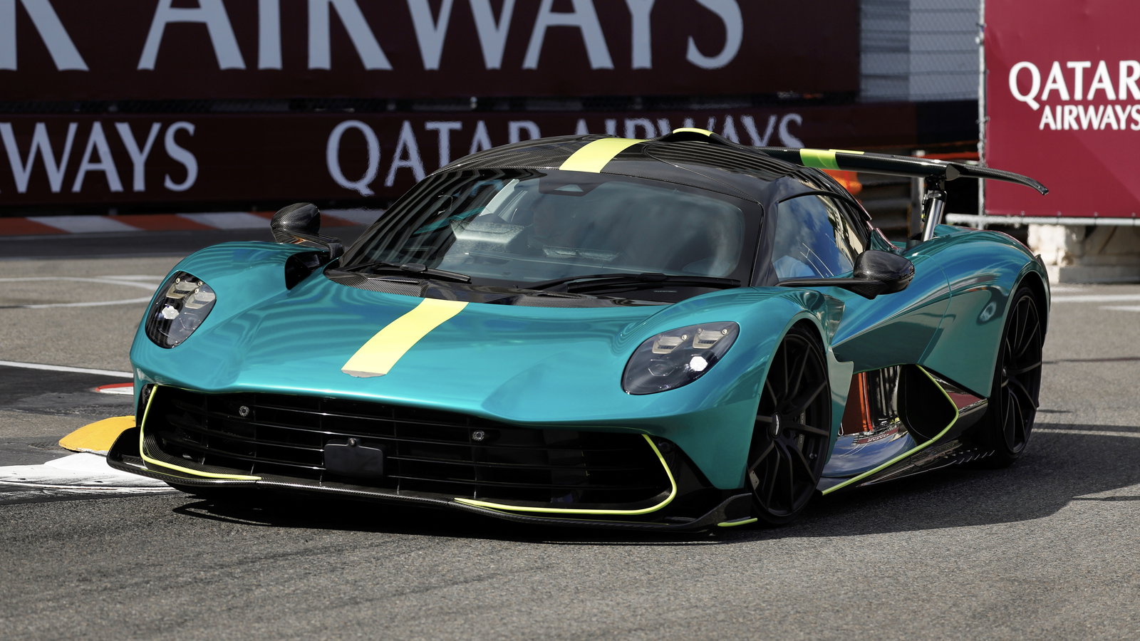 Aston Martin Valhalla - front